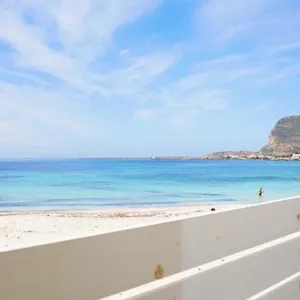 https://stabilimento-lido-burrone.sicilyhotelsitaly.net